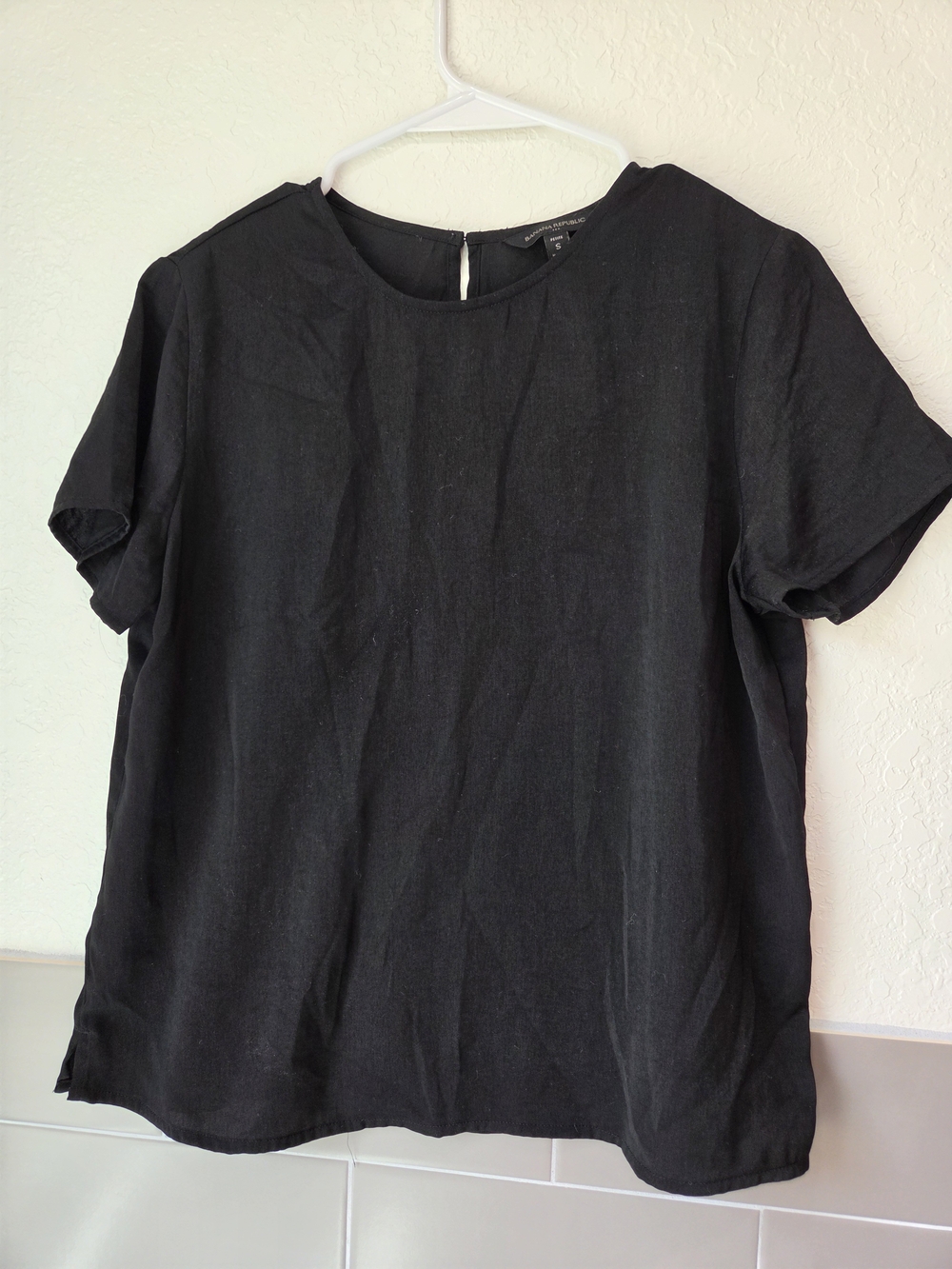 Banana Republic Silky Black Short Sleeve Crewneck Blouse